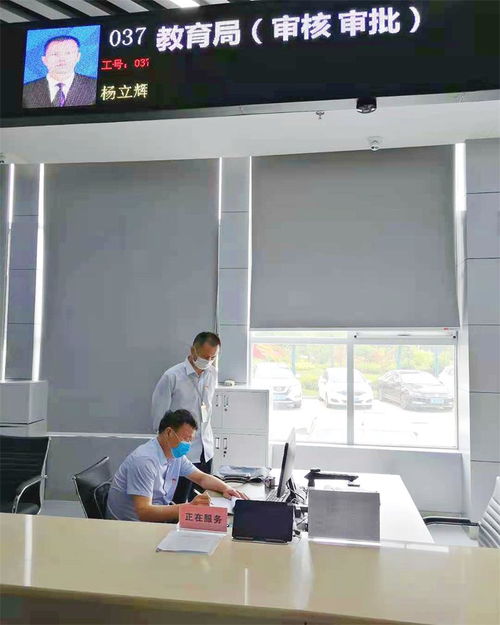 心系民生，服務(wù)先行——記區(qū)教育局開展6月份“一把手體驗(yàn)服務(wù)日”教育咨詢服務(wù)