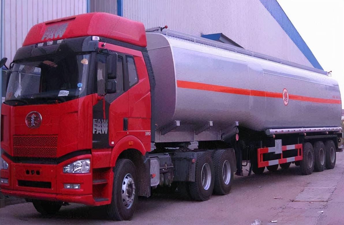 道路普通貨物運輸中危險品運輸的準入條件